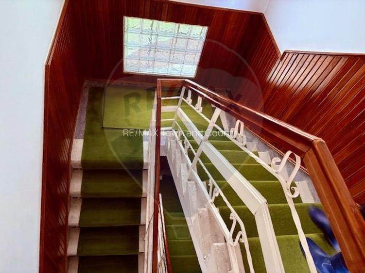 Casă / Vilă cu 7 camere de vânzare - 16