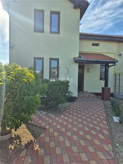 DUPLEX 5 CAMERE - ZONA LINISTITA - TOATE UTILITATILE - GATA DE MUTAT - 2