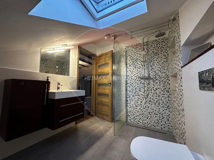 Vilă ultrafinisată cu două unități locative în zona Gruia - 12