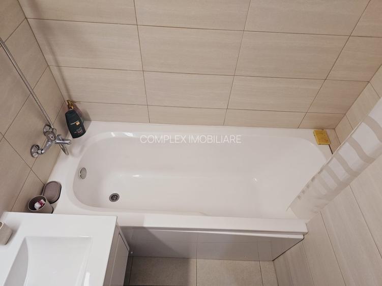 1 Decembrie 1918 | etajul 1 din 3 in bl. boutique | centrala proprie | totul nou - 24