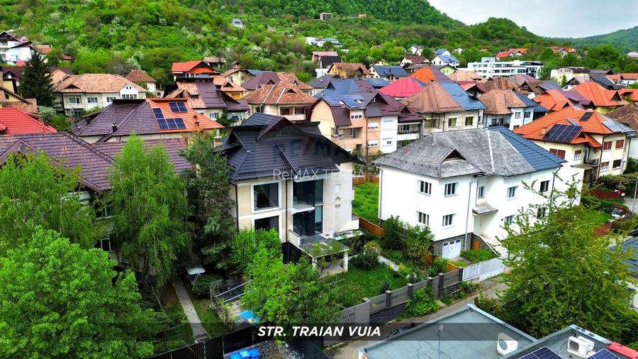 Vă propunem spre vânzare o proprietate spațioasă - 7