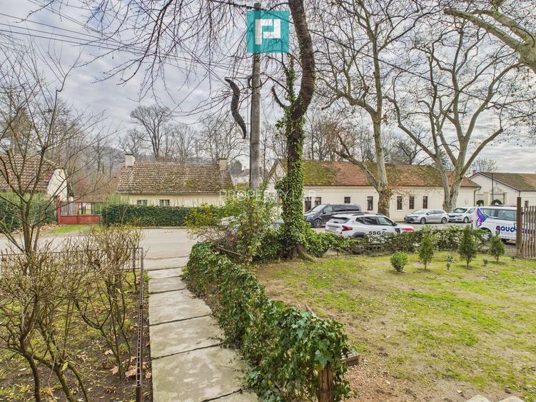 Apartament Săvârșin vizavi de intrarea la Castel - 2