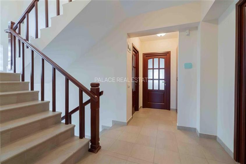 Casa de Lux in Livada cu Ciresi Eleganta, Confort si Panorama de Vis - 6