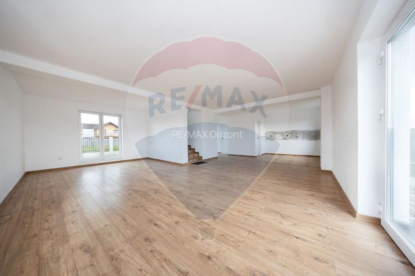 Vila moderna cu 4 camere,  P+E - teren 501 mp - 3