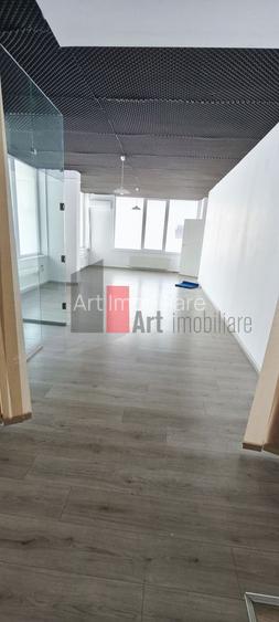 Spatiu comercial 2 etaje stradal, compartimentat - 8