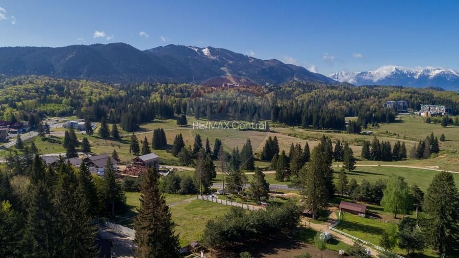 Poiana Brașov | teren cu panoramă largă către munți - 4