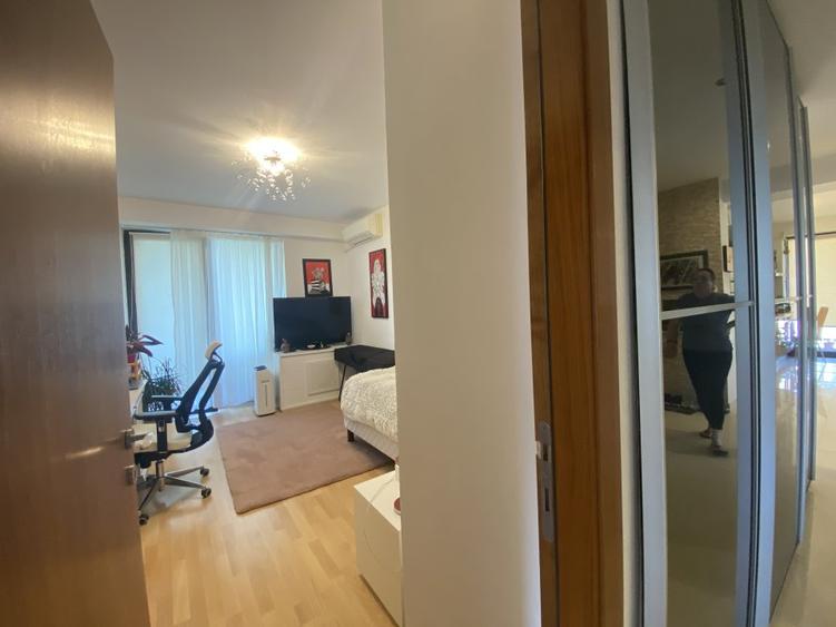 Apartament 4 camere bloc boutique si terasa de 25m