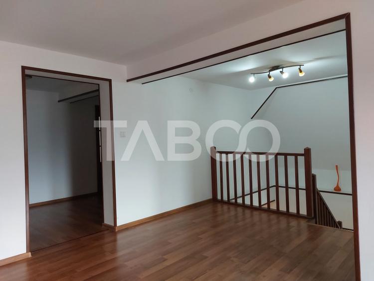 Casa de vanzare 4 dormitoare 1357 m curte terasa livada cu pomi Mohu