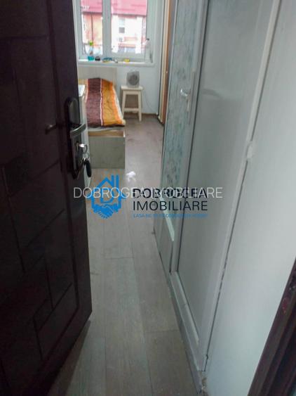 GARSONIERA , ETAJ 1,  BAIE PROPRIE  ,SUPRAFATA 11 MP . - 2