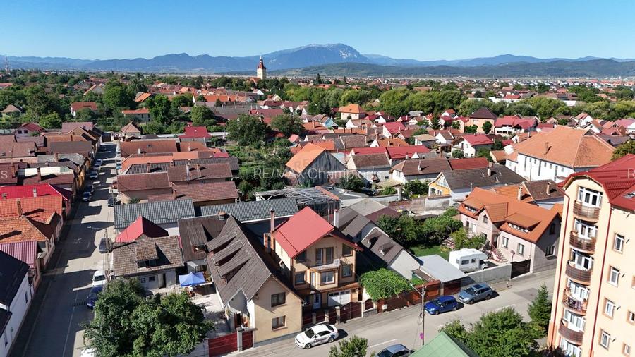 Casă individuală de vânzare | P+E+M | Central | Cristian - 16