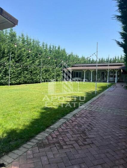 Cladire cu 4 apartamente si sala de evenimente ptr 60 persoane - 2