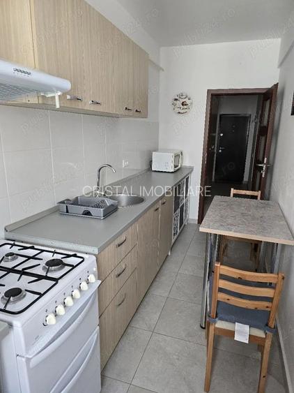 De închiriat apartament 2 camere  Apărătorii Patriei - 5