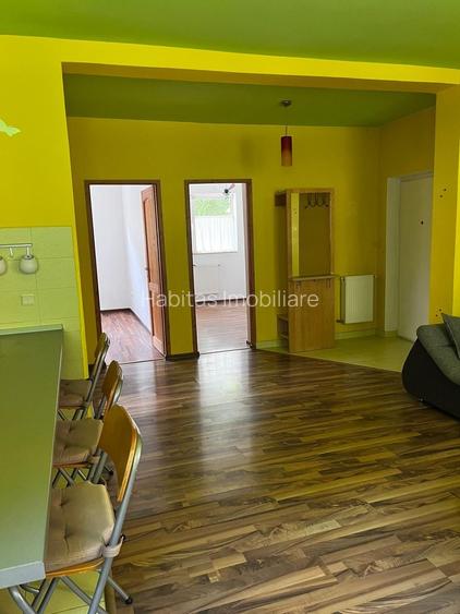 3 camere in bloc tip vila si curte, parcare 2 masini - 10