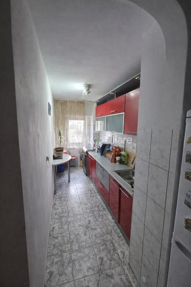 Garsonieră Vitan Mall decomandată, et. 5, an 1990, metrou, 40 mp - 3