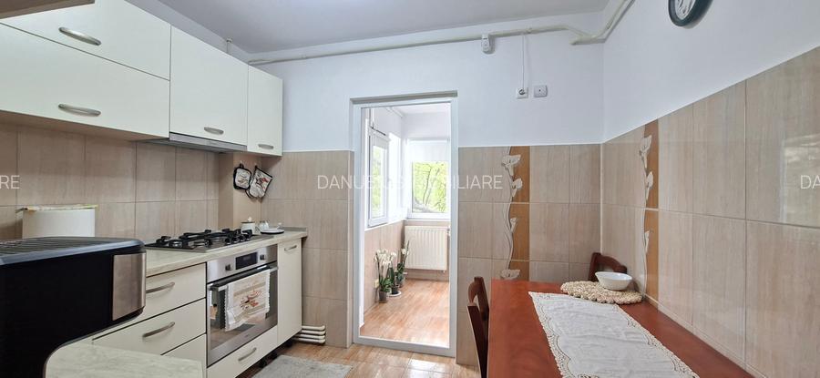 Apartament renovat complet, etaj 1, – Str. Traian, lângă Starea Civilă - 5