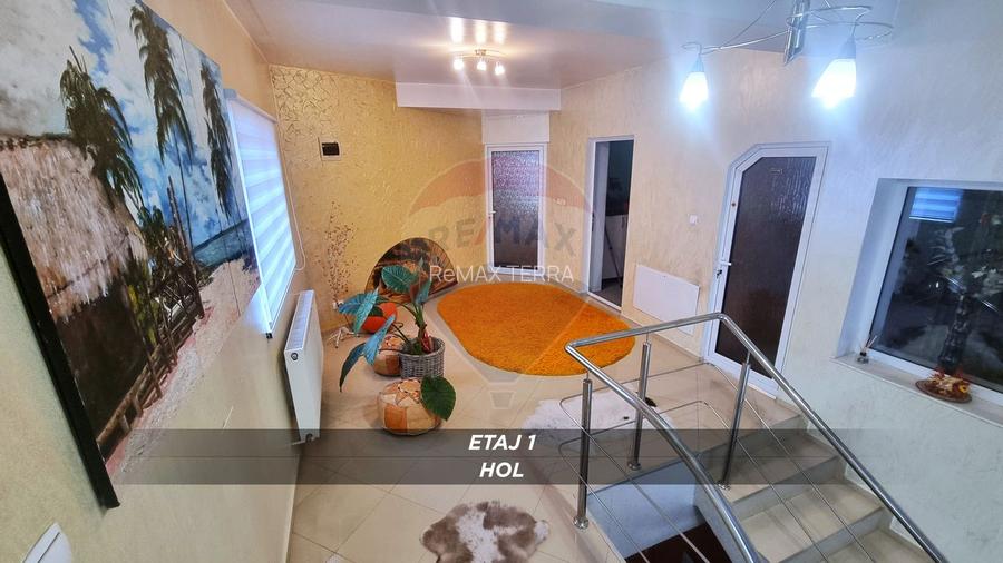 Casă / Vilă cu 10 camere de vânzare în SIGHETUL MARMATIEI zona Central - 48