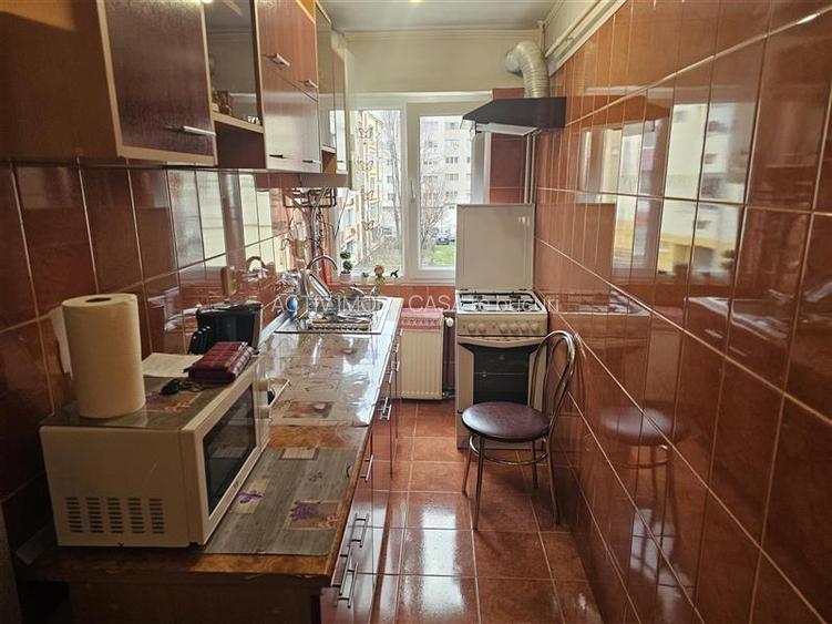 Resita, 3 Cam. Mobilat+Utilat, Et. 2, Micro 3 - 18