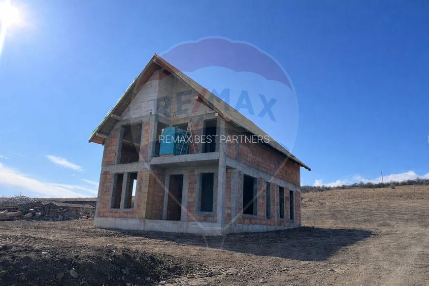 Casa individuala de vanzare in Salicea! 145 MP, 900 MP Teren - 2