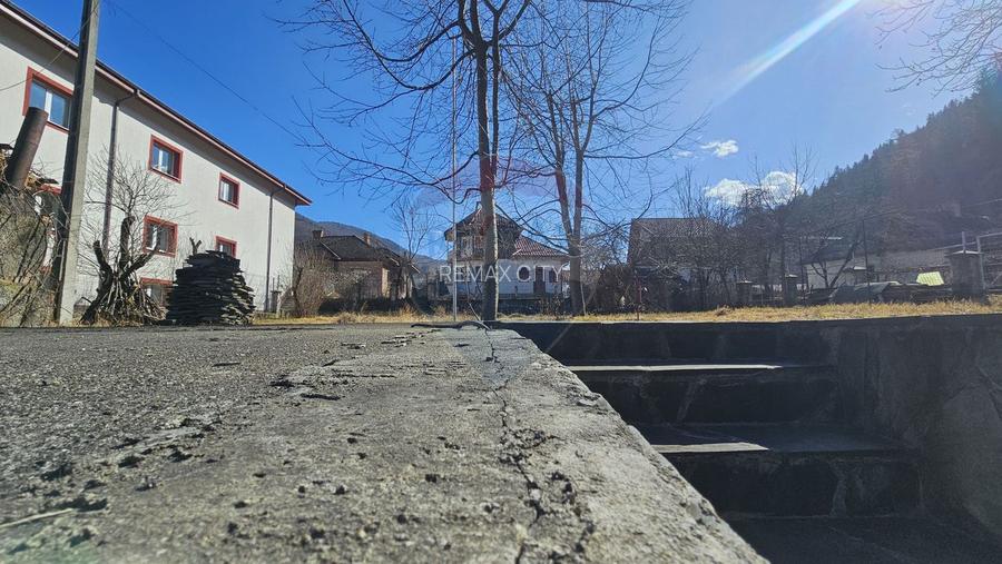 Casă solidă din cărămidă, mobilată, garaj, teren generos – Tarcău - 5