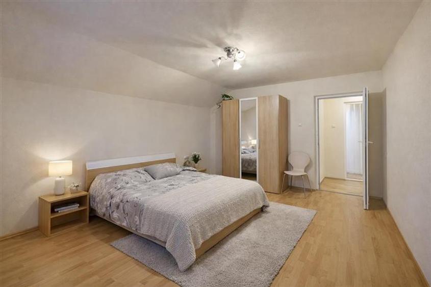 Casa, dotari preferentiale, garaj, curte, gradina, extindere teren, Central, Ras