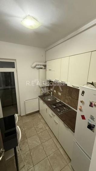 Garsoniera Oltenitei decomandata, centrala, an 2014, 45 mp, renovat - 4