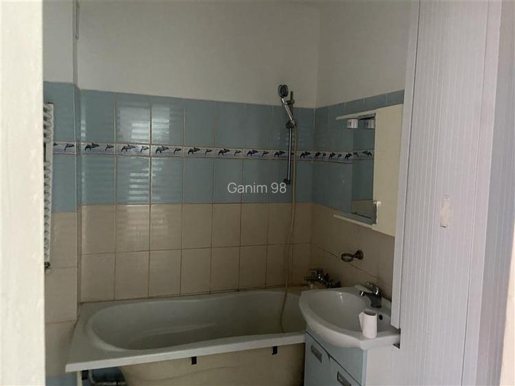 Apartament 2 camere in Focsani , cartier Sud , et 3din 4 , decomandat , 43 mp , - 12