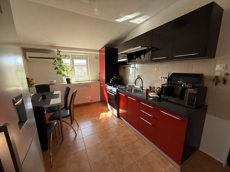 Apartament spatios, 2 camere, decomandat, 54 mp utili - Sagului