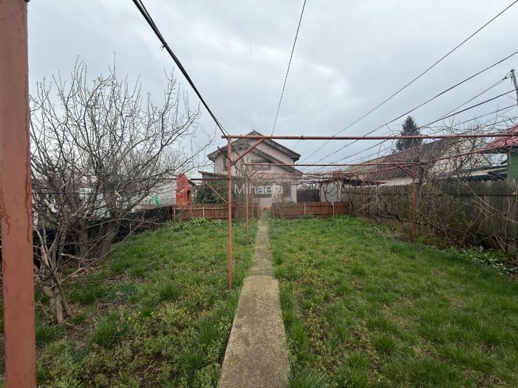 Vand casa cu etaj + teren - 9