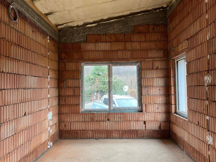 Casa cu 3 camere zona Baita - 5