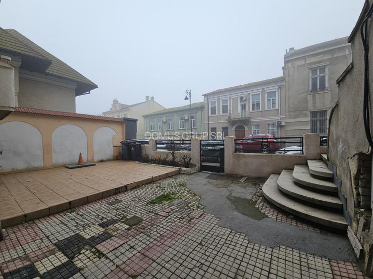 Vând apartament cu 2 camere str Mircea - 5