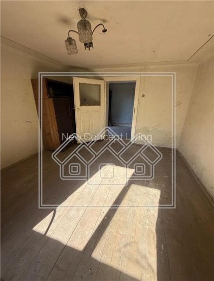 Casa si teren de vanzare in Sacel - 1355 mp teren - livada - Central - 10