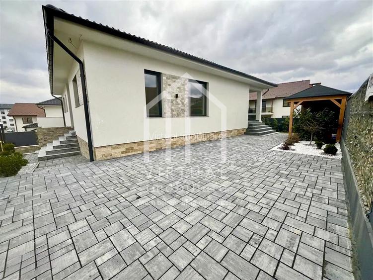 Casa individuala superba in Selimbar- 4 camere, 2 bai, garaj, terasa - 8