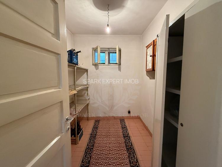 Casa extinsa 8 camere, garaj, teren 1300mp , zona stradala Paulestii Noi - 33