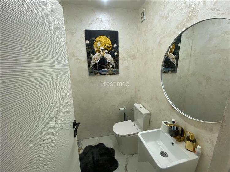 Apartament cu 3 camere de vanzare in zona centrala - 8
