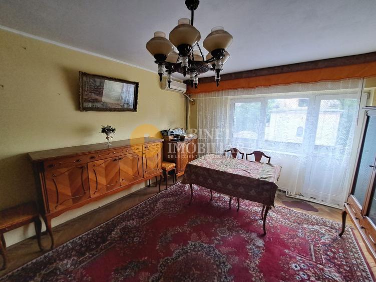 100 mp Ultra-Central: Apartament 4 Camere pe Bd. Independenței (Fără Risc)