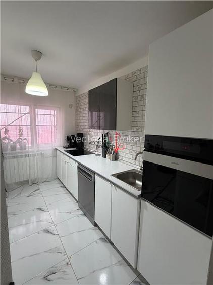 Apartament 3 camere Titan Piata Minis bloc -1984 -2 bai - 6