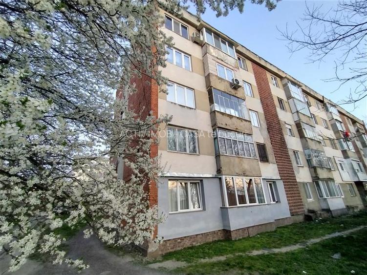 Oravita, Apt.3 Cam, Et.1, Zona Garii, Pret Negociabil - 2