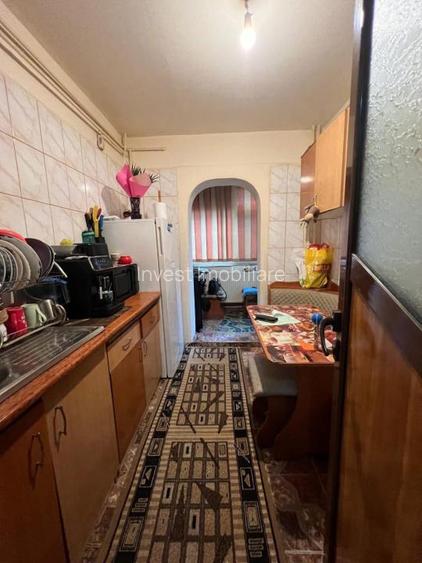 Apartament 2 camere decomandat-Podul de Fier-bloc 1982 - 4