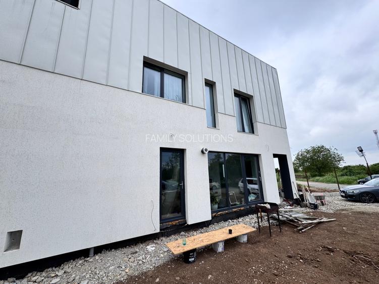 Casa Moderna P+1+M. 320mp Teren. 145mp Util - 6