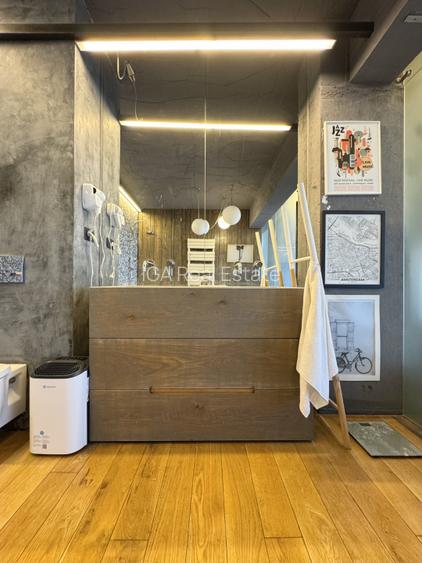 Locuinta speciala intr o zona superba pe lac - 19