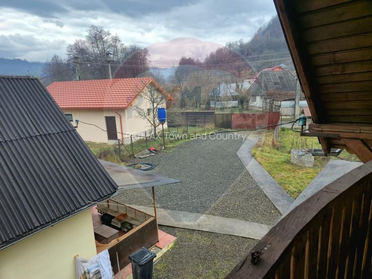 Casă / Vilă cu 7 camere de vânzare - 4