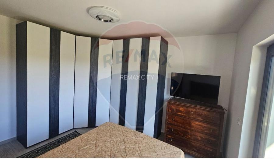 Casă / Vilă cu 5 camere de vânzare - 45