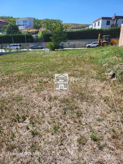 Teren intravilan de vanzare - 2