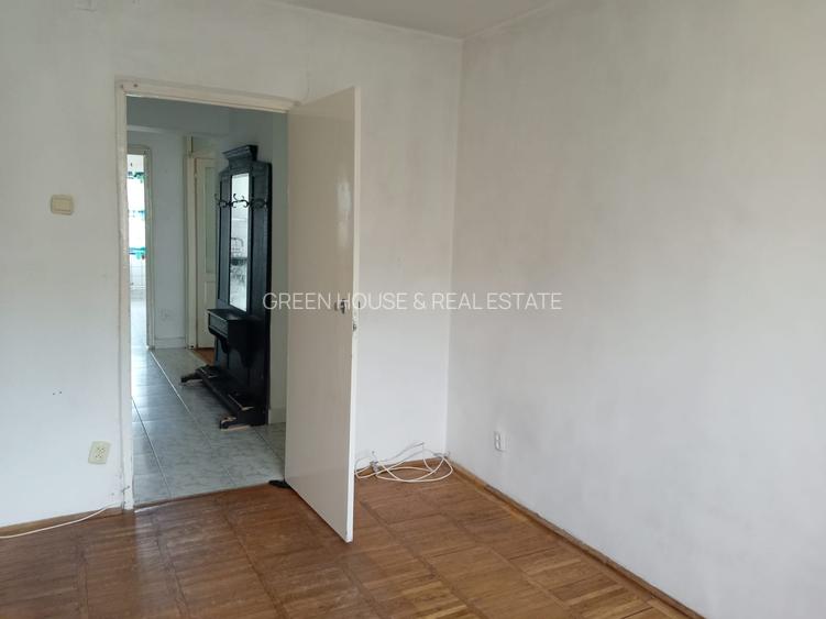 Apartament 3 camere decomandat, Bulevardul Decebal - 9