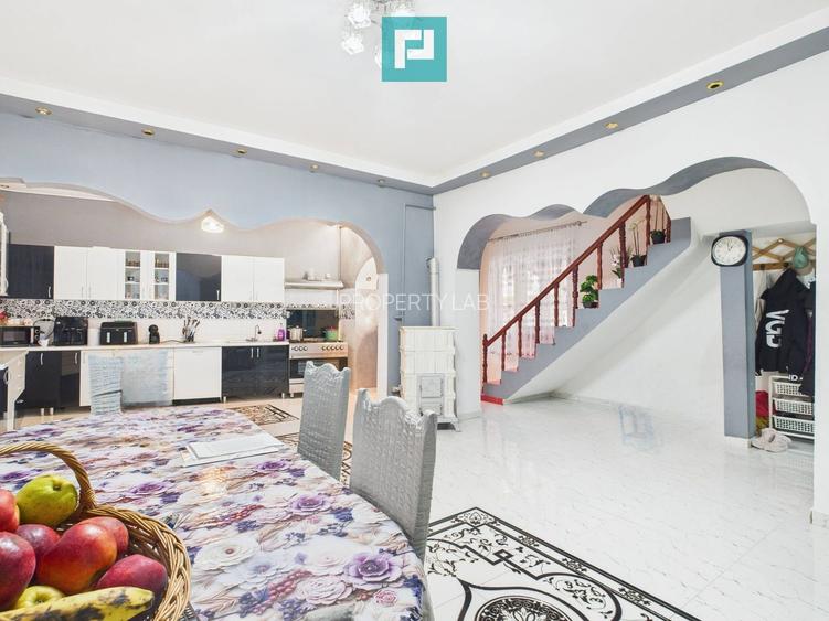 Două case, curte mare, lângă Castelul Corvinilor - 17