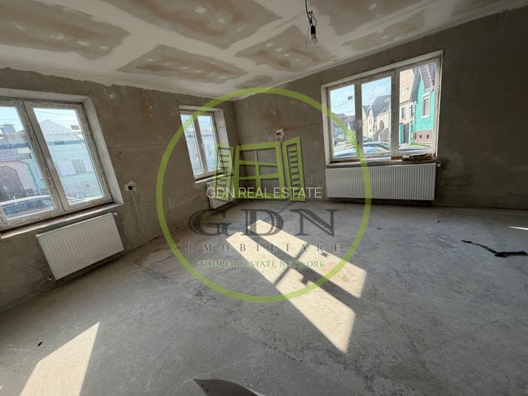 Casa 7 camere,  2 apartamente, 300 mp utili, 1248 mp teren, Cristian, Sibiu - 8