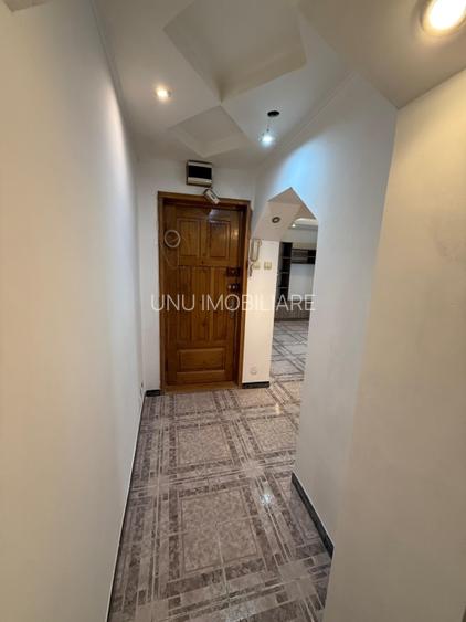 3 camere- Moara de Foc- etaj 3 - liber- 130000 euro - 2
