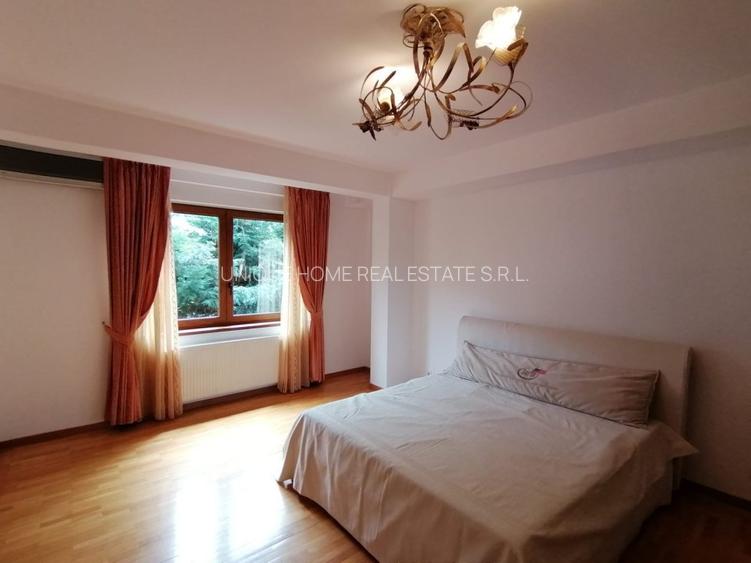 Pipera: Vila cu 6 dormitoare, garaj si curte generoasa, aflata intr-o zona linis - 3