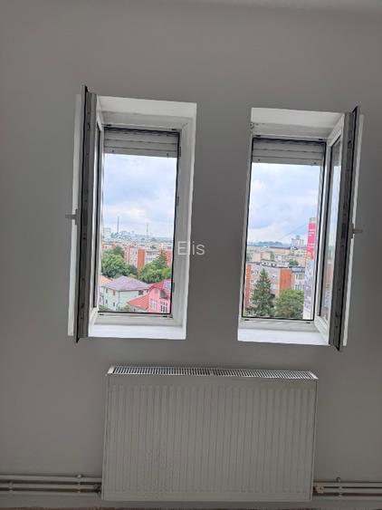 Proprietar vând apartament cu 2 camere, situat în Arad, zona Calea Aurel Vlaicu - 8