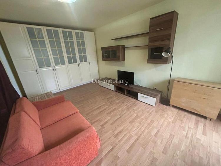 Nerva Traian -Timpuri Noi Metrou- Studio 42mp -bloc 1989 - 2